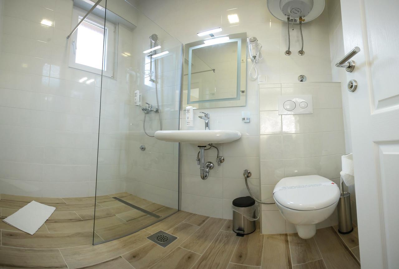 Villa Prestige โมสตาร์ ภายนอก รูปภาพ