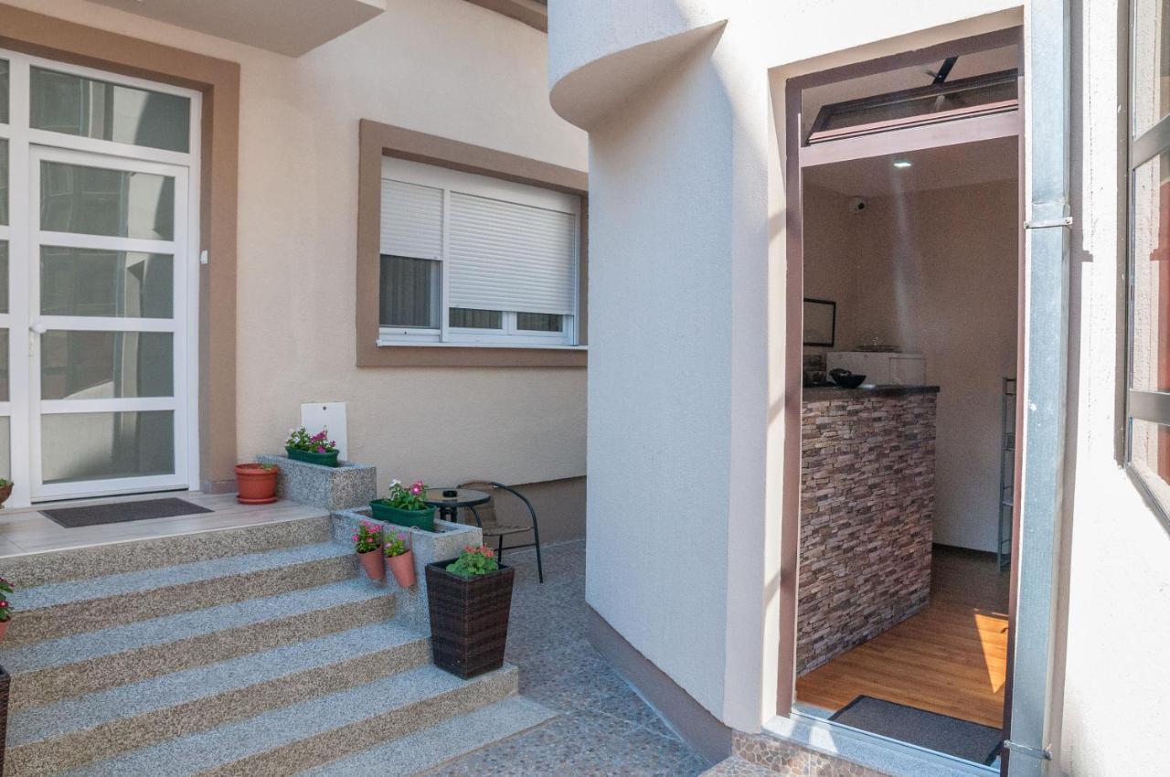 Villa Prestige โมสตาร์ ภายนอก รูปภาพ